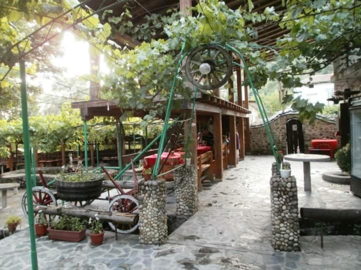 Хотел Механа Воденицата Zlatkov Chiflik Exterior foto